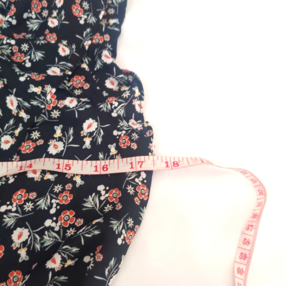 MaxStudio Flutter Sleeve Black Floral Print Top Blouse Size Small - Picture 6 of 7
